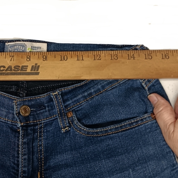 Y2K VTG Levi Signature Curvy Bootcut Jeans Low Rise Wm 10M Dark Wash Solid Blue - Picture 8 of 13